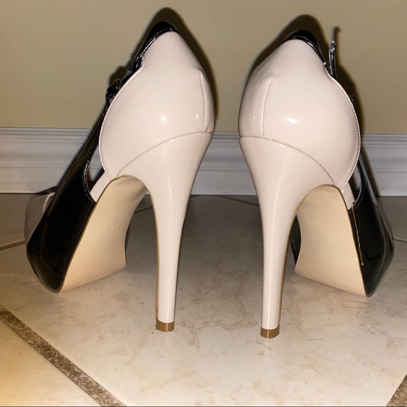 Like-New Guess 5” Stilettos 6 1/2 - Picture 3 of 5